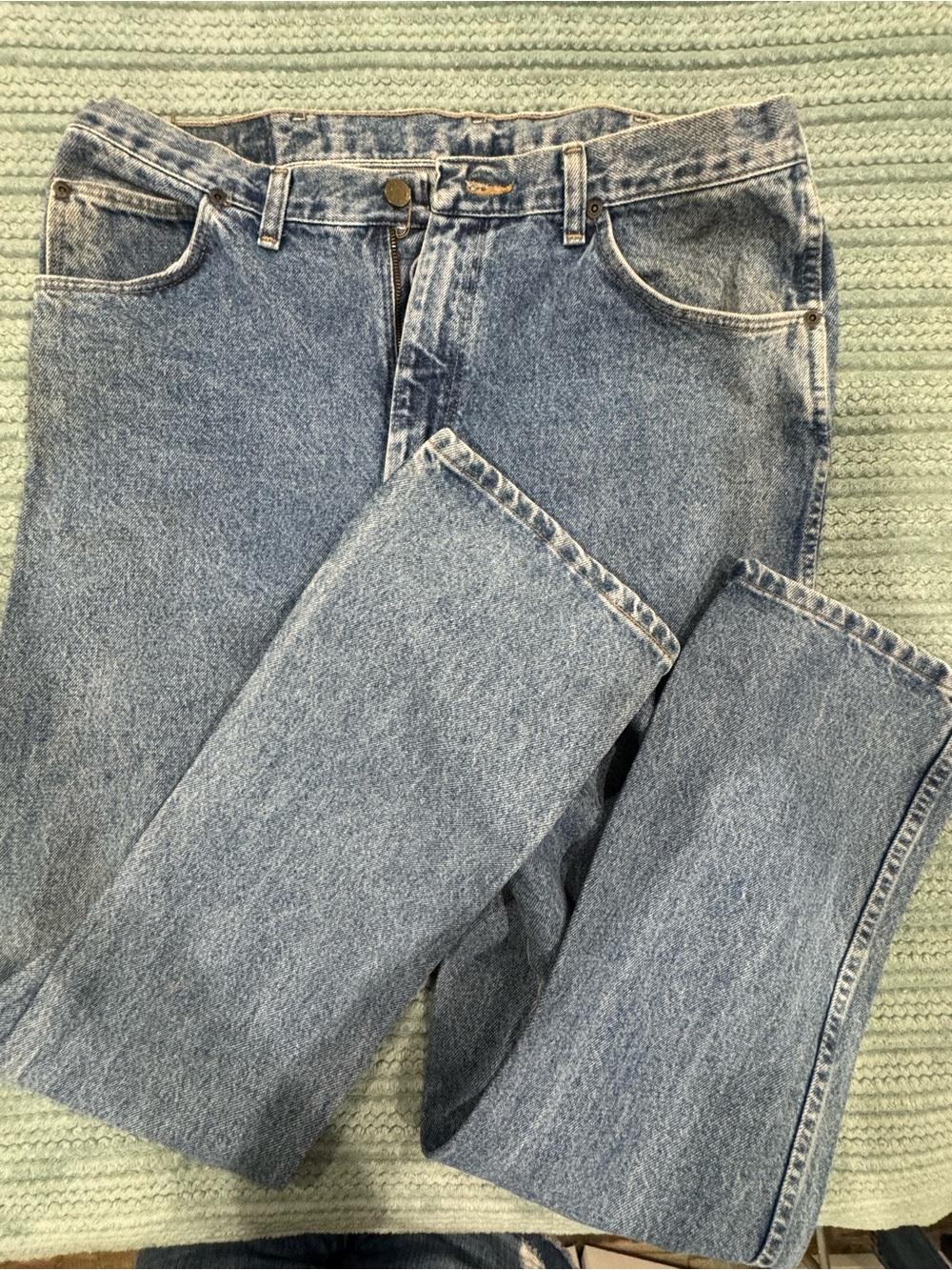 Wrangler Men's Medium Blue Straight-Leg Jeans
